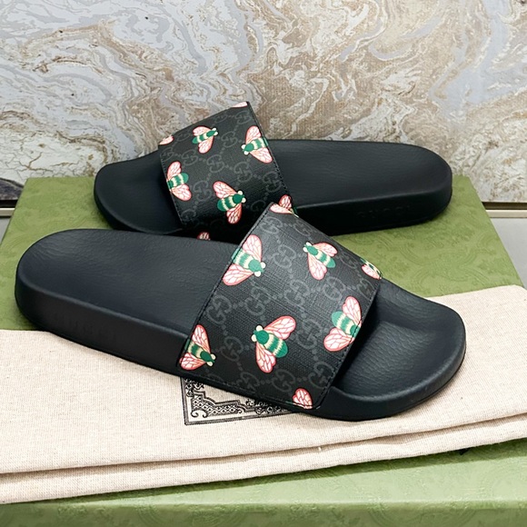 New! Gucci GG Supreme Bee Print Leather Slide main image 7